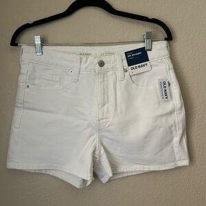 Old Navy Women's White OG Straight Denim Shorts 3” inseam. NWT